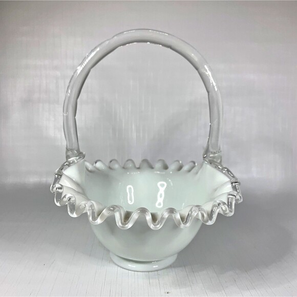 Vintage Fenton Ruffled Brides Basket - Picture 3 of 8